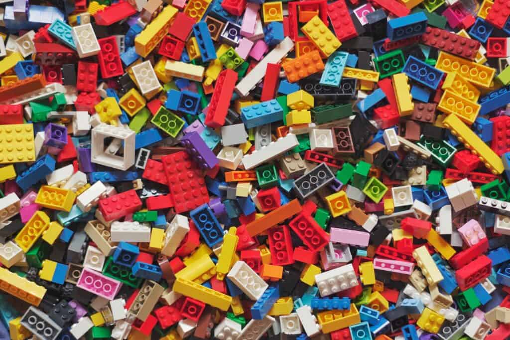Picture of multiple colors and sizes of building blocks representing the abundance mindset of sales talent